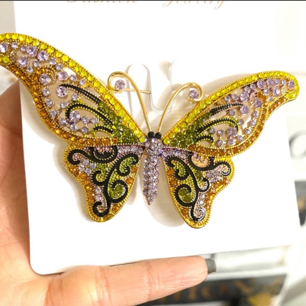 3/$30 🆕 Crystal Rhinestone Butterfly Pin Brooch
